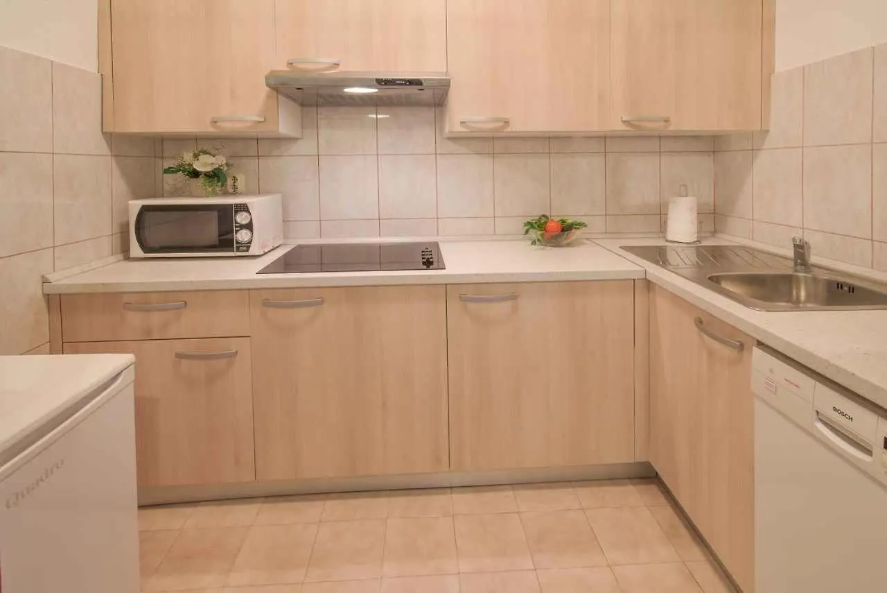 Apartment In Vrbnik/Island Krk 35825 Croatie